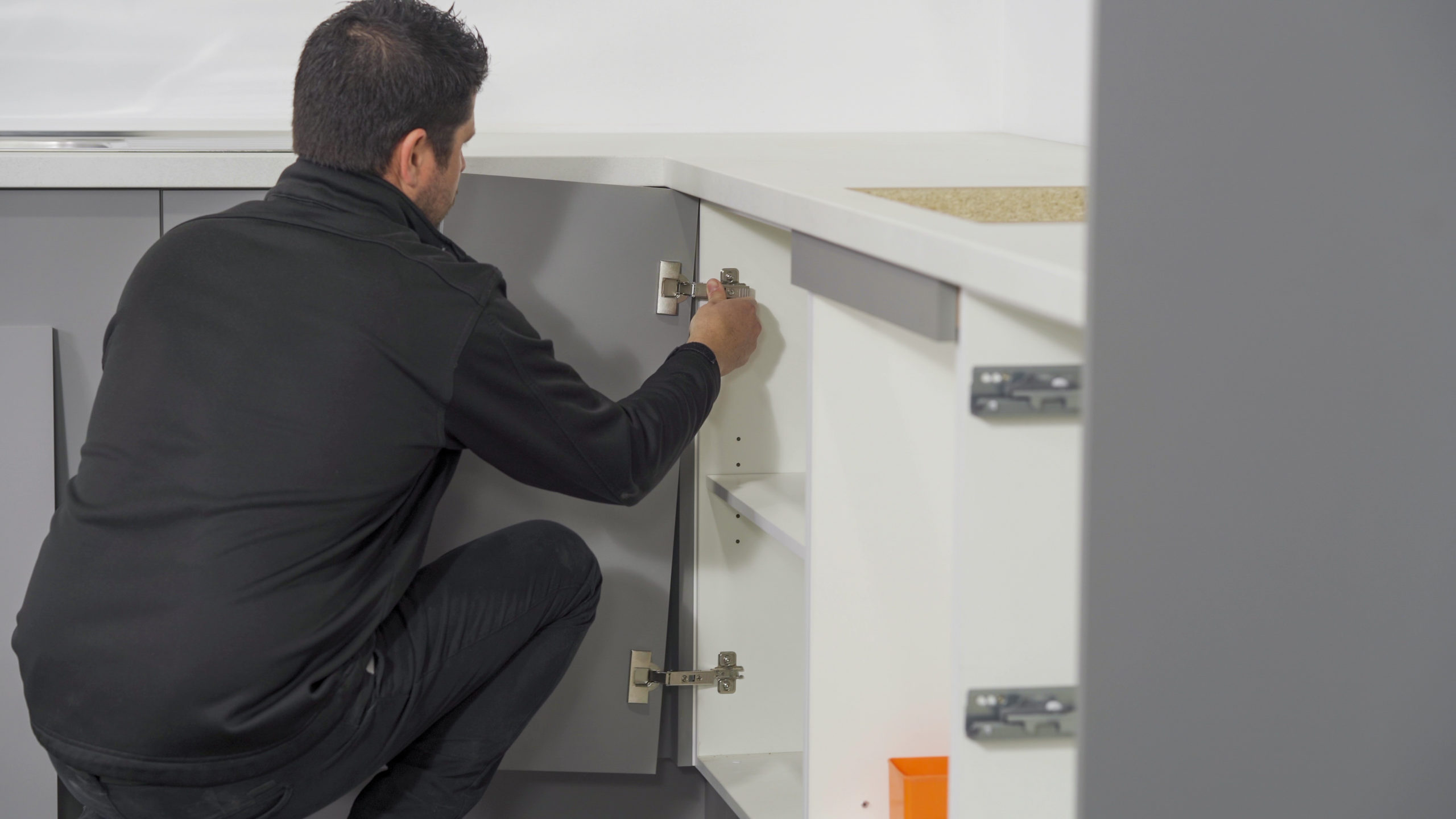 HowTo Remove & Attach a Door UInstallIt Kitchens